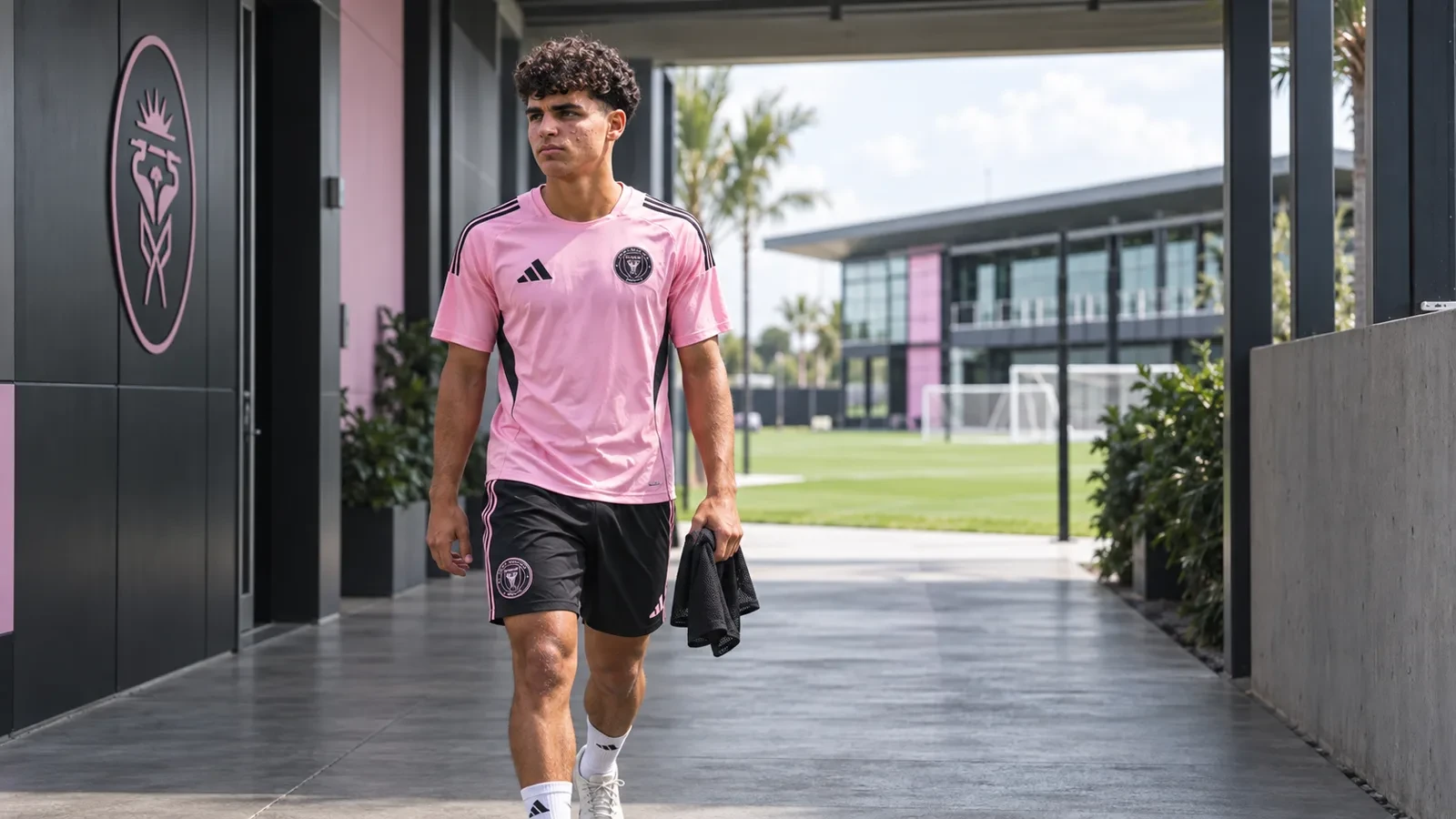 Daniel Sumalla bước vào khu tập luyện của Inter Miami