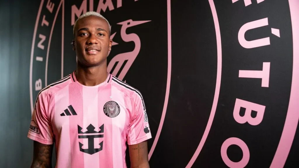 Fricio Caicedo trong ngày trở thành cầu thủ Inter Miami