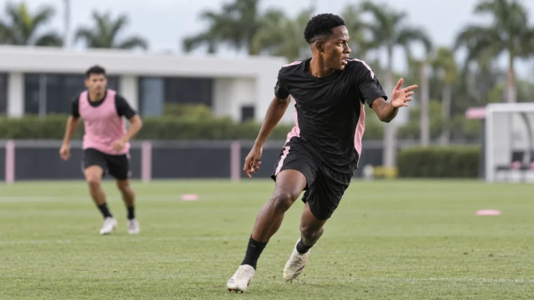 Lovend’s Delinois căn thời điểm tăng tốc trong buổi tập Inter Miami