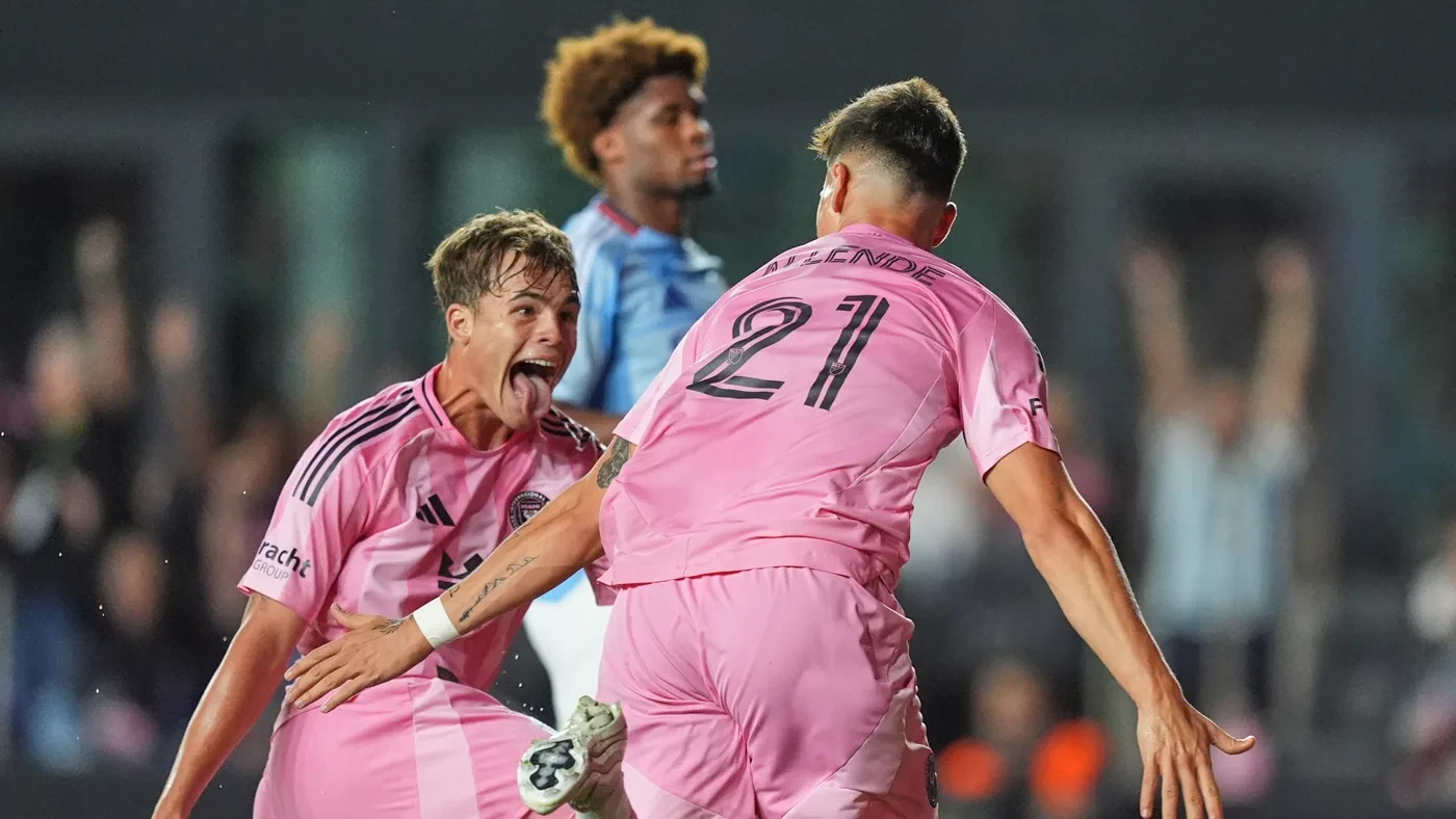 Mateo Silvetti ăn mừng cùng đồng đội Inter Miami